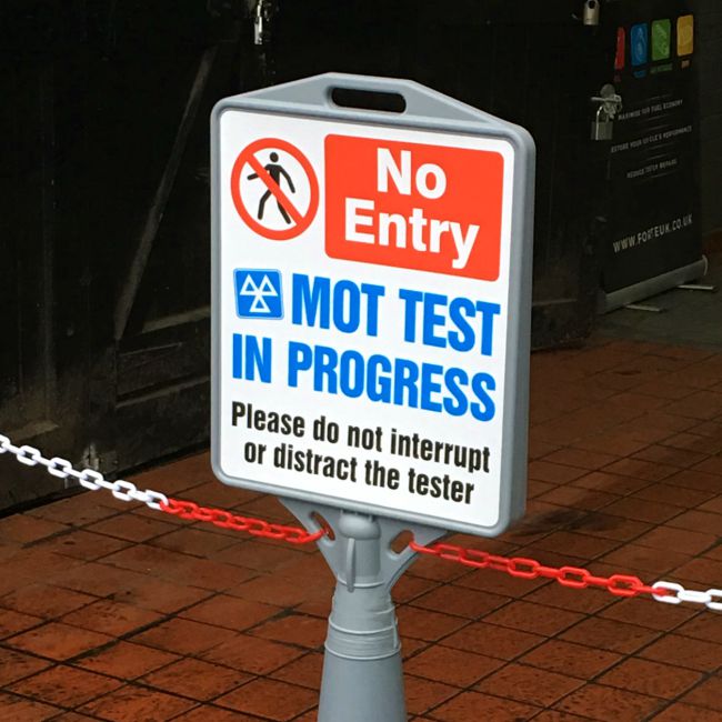 Do Not Interrupt the Tester Sign Sign Pyramid Type – Do Not Interrupt the Tester